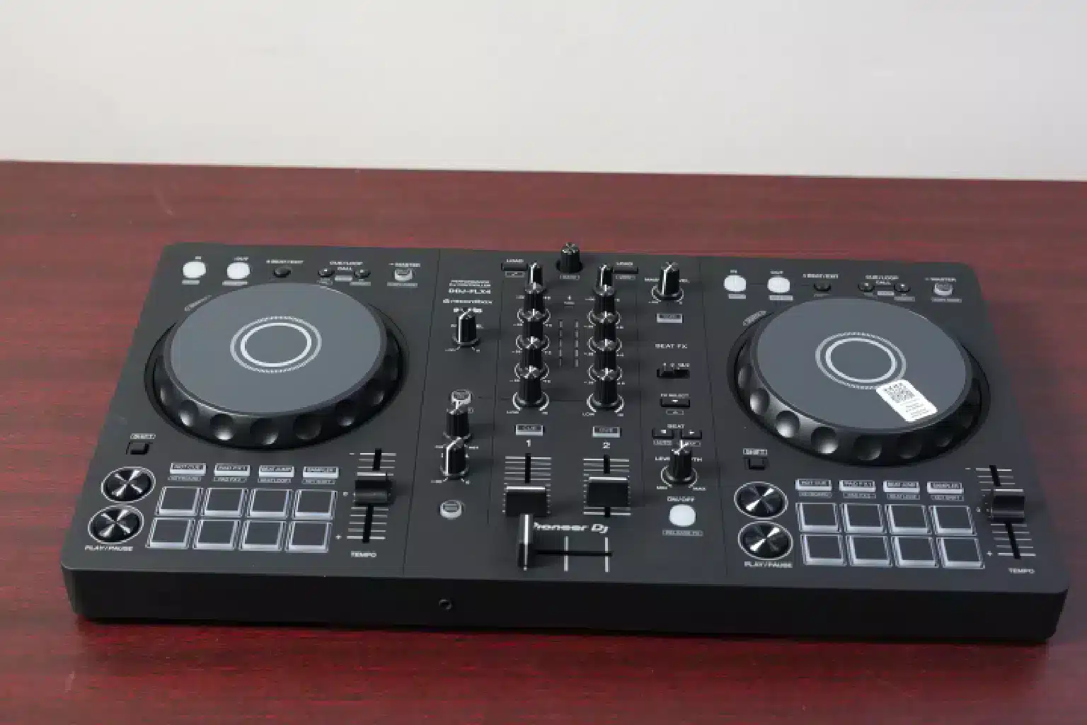 Pioneer DDJ-Rev1 controller