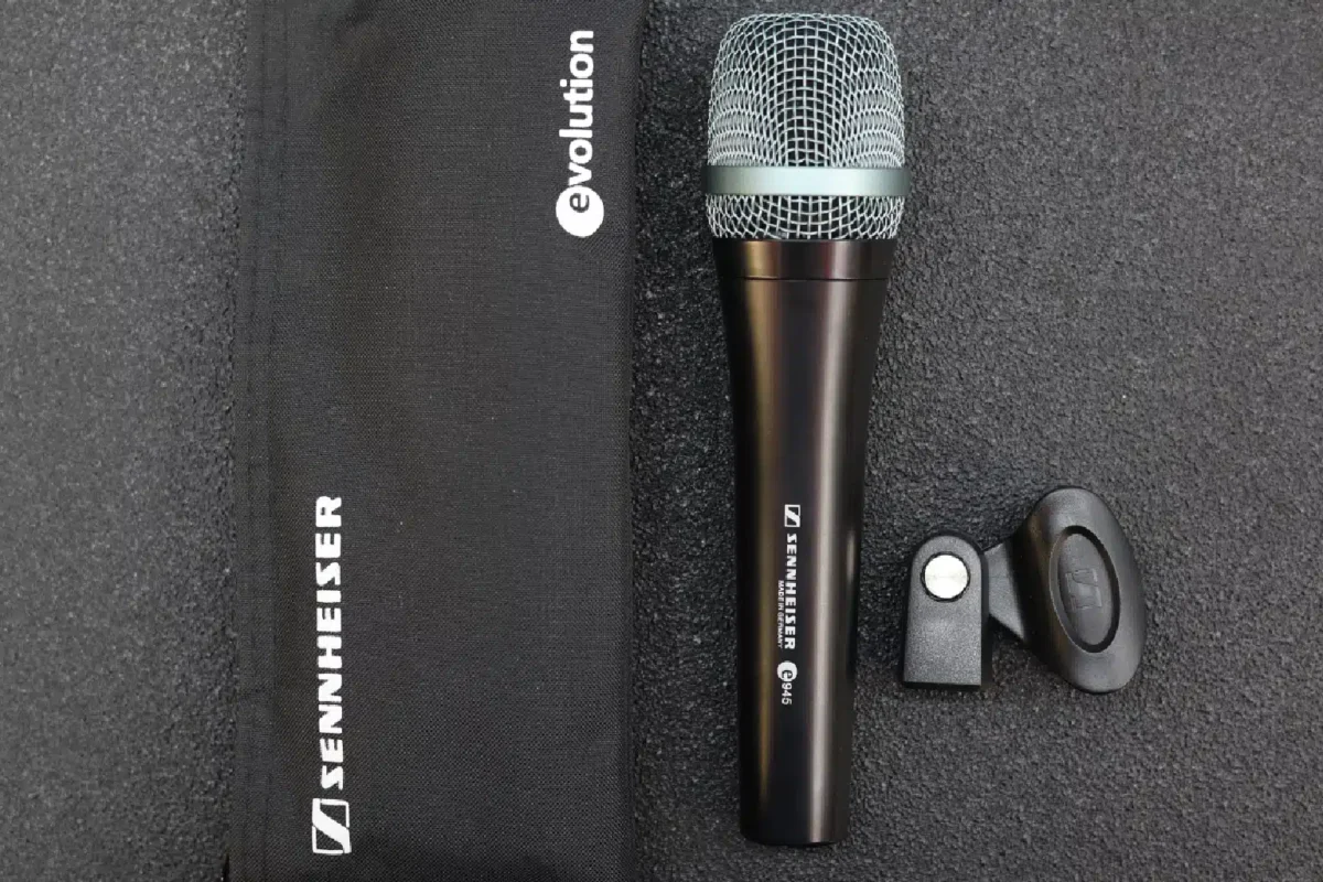 Live performance microphone