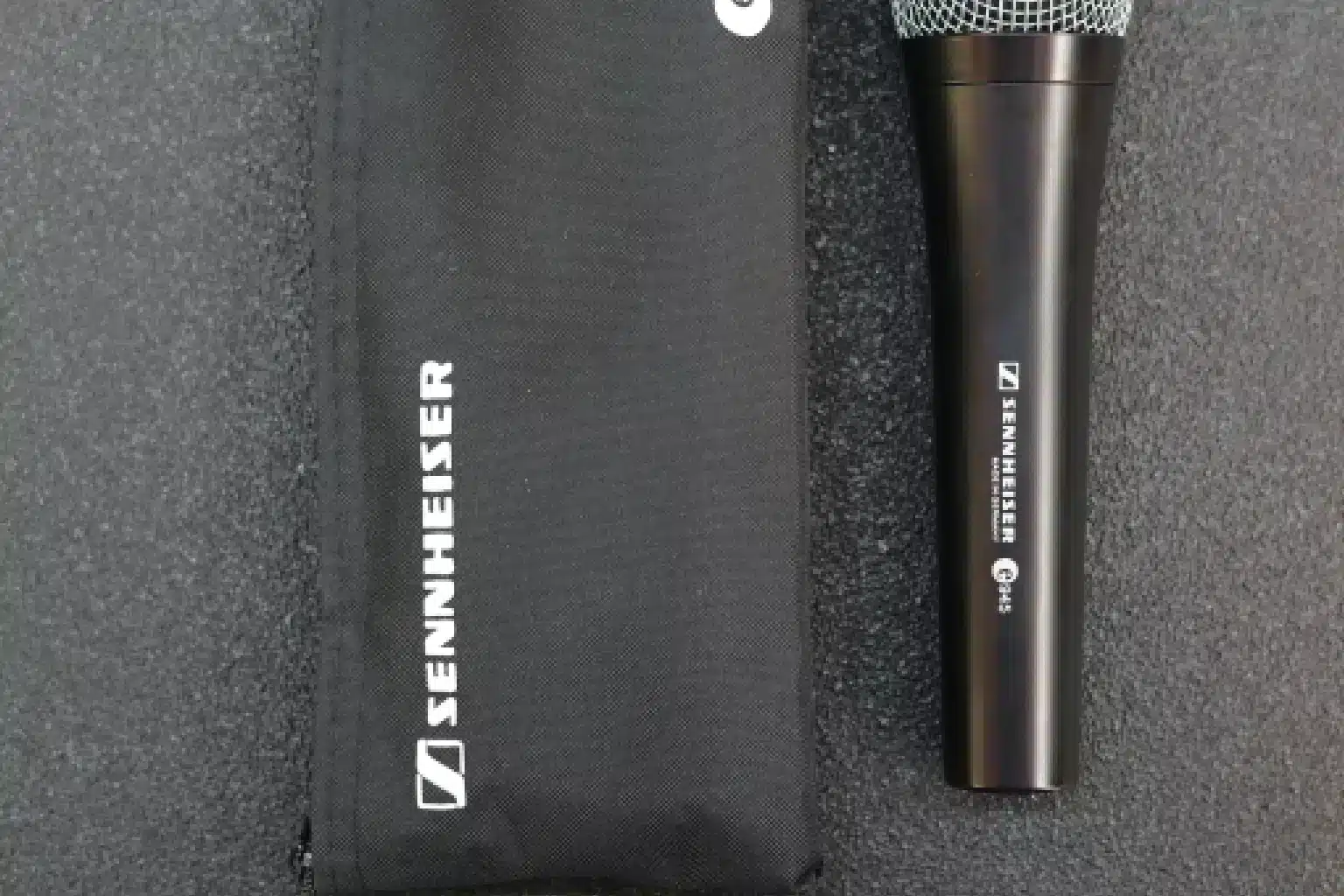 High-quality vocal microphone