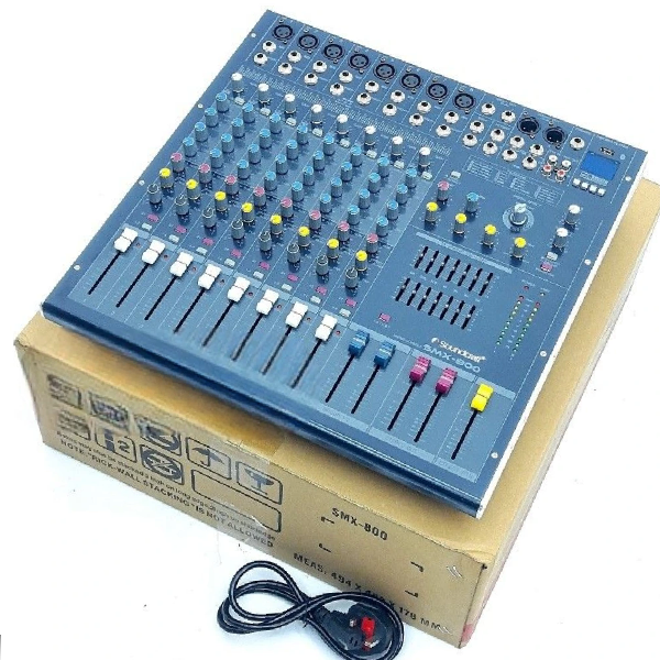 Soundcraft SMX 800 mixer for DJs