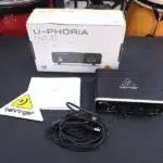 Behringer UM22 installation