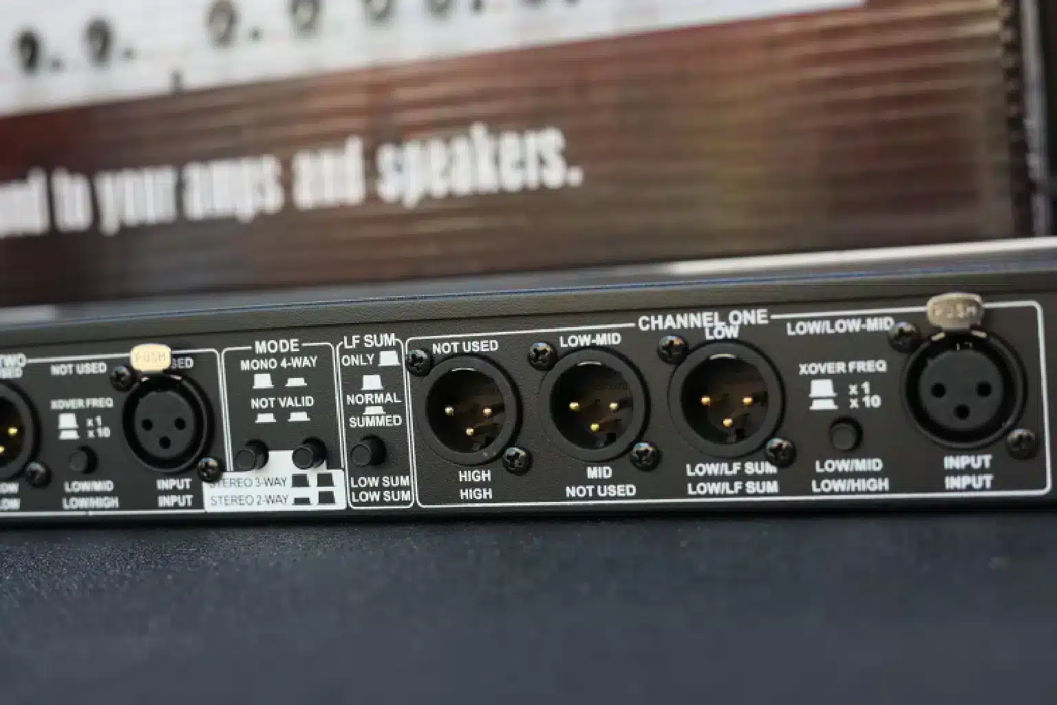 Behringer DBX 234XS frequency crossover