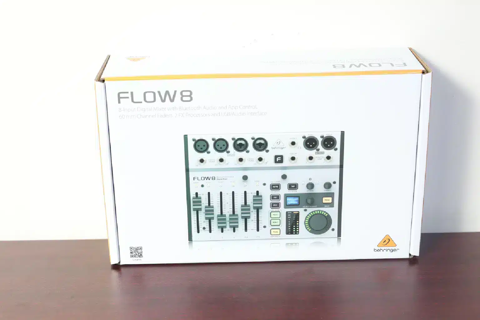 Behringer Flow 8 live performance