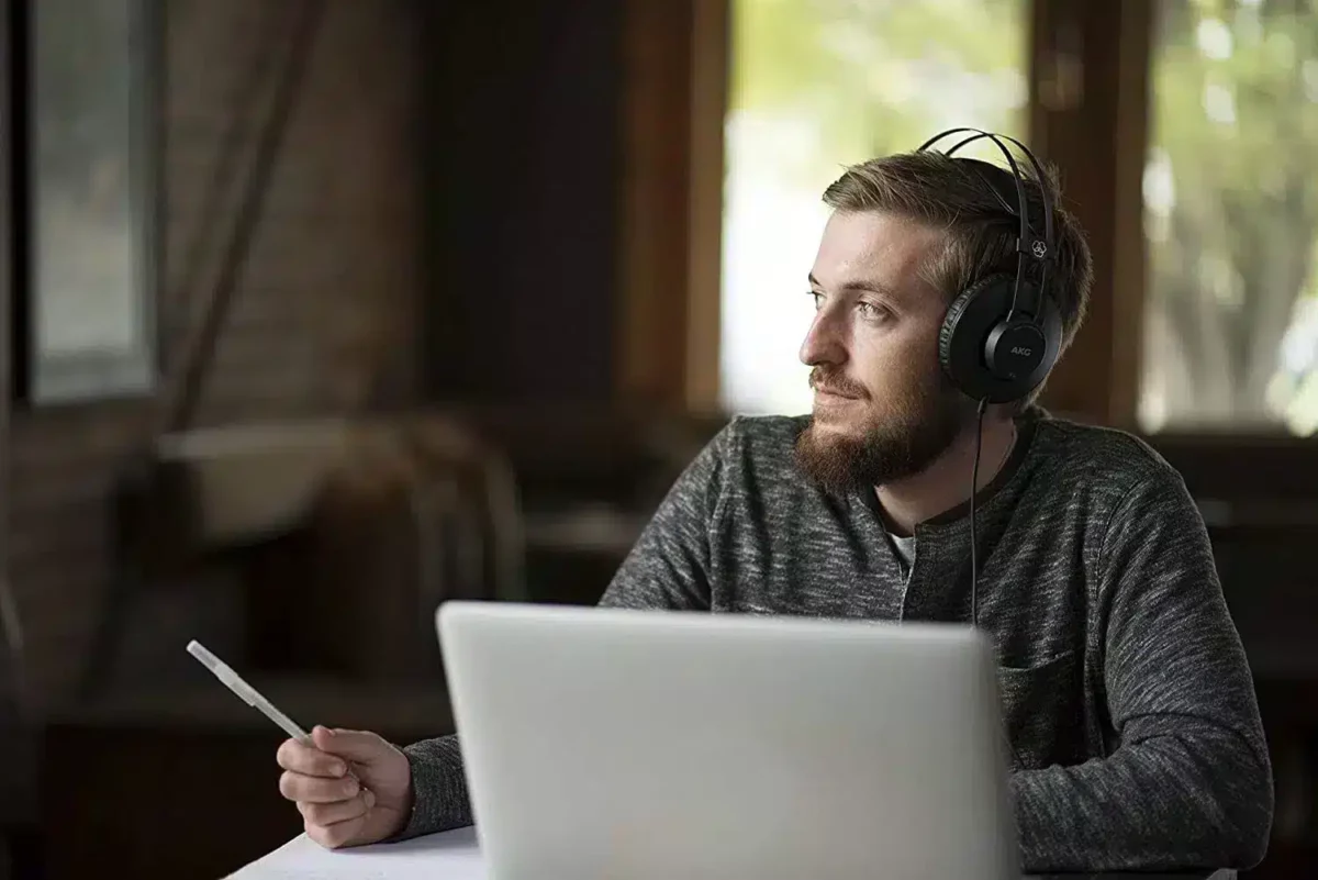 K52 Headphones
