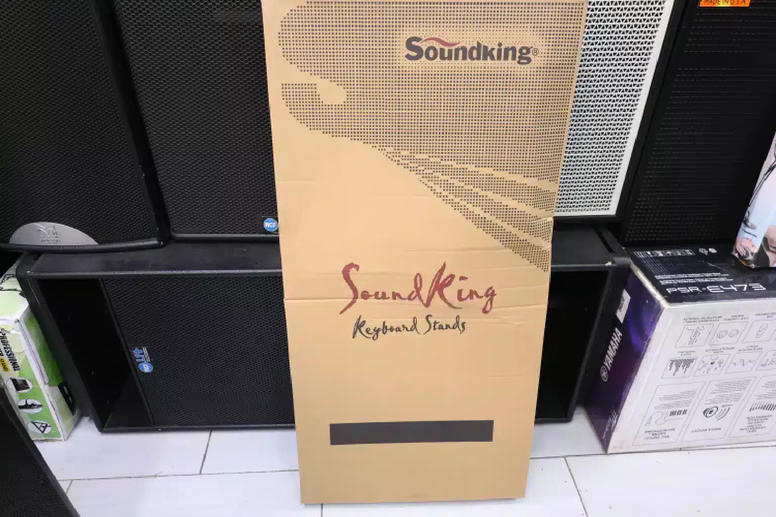 SoundKing DF007 construction