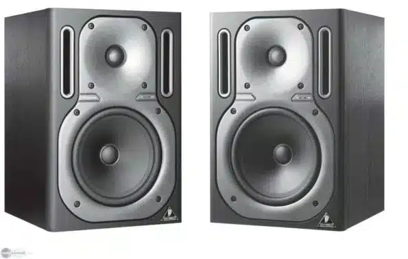 Behringer Truth B2030A