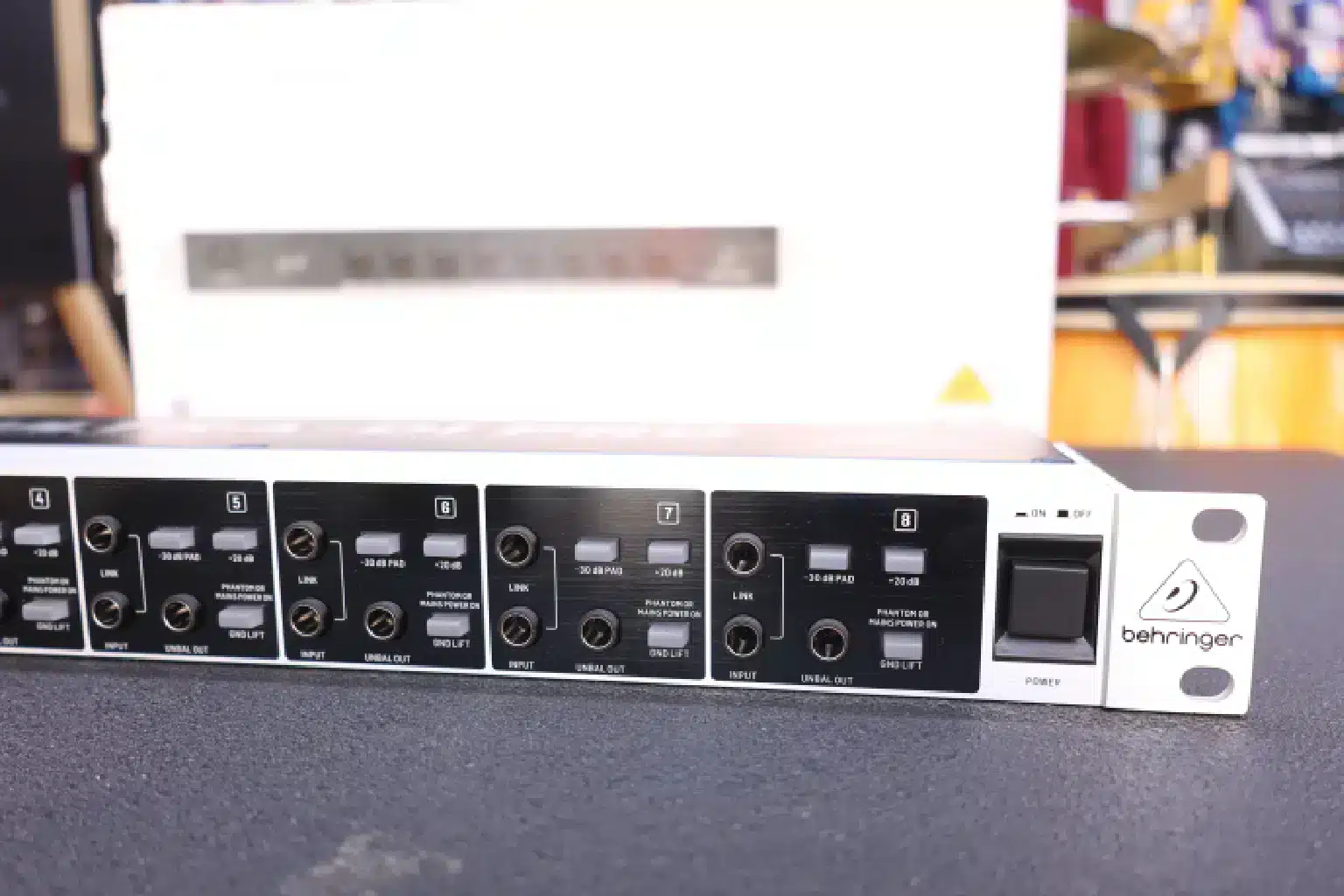 BEHRINGER ULTRA DI D800 14