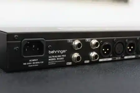 Behringer Ultralink PRO MX882 signal processor