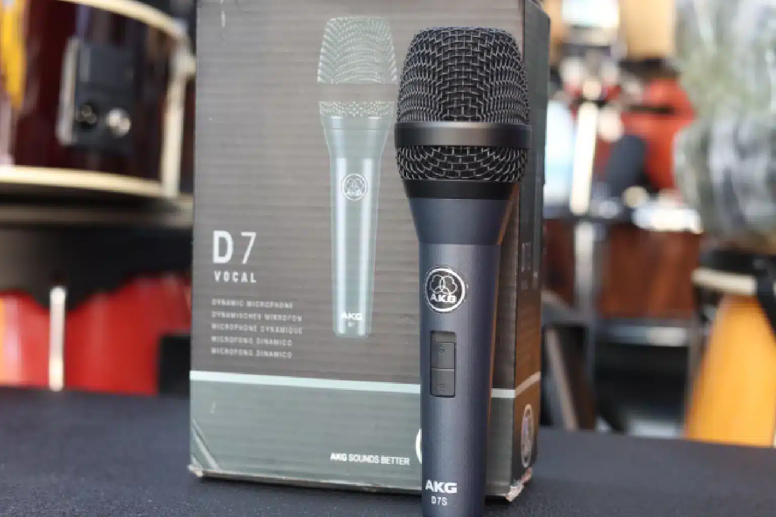 Stage microphone