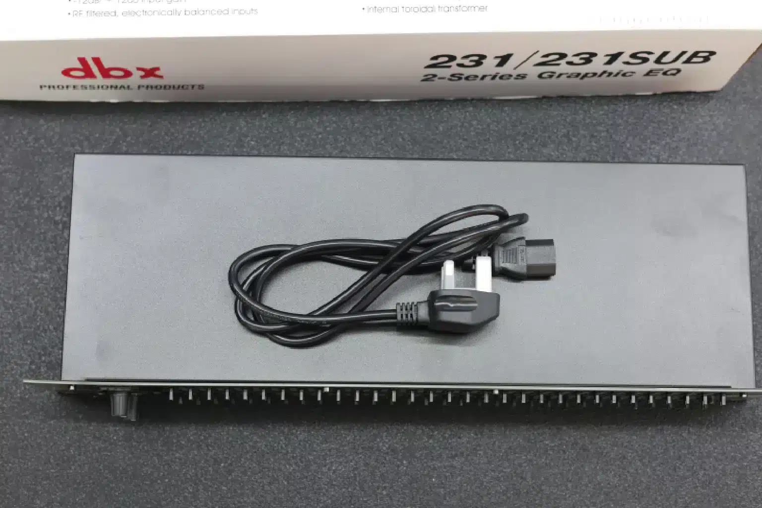 Behringer DBX 231-231 SUB dual-channel EQ