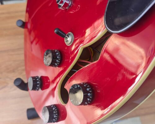 Gibson Solo semi-hollow sound quality Kenya